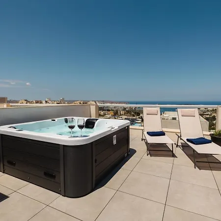 Penthouse Seaviews Hot Tub By Homely *