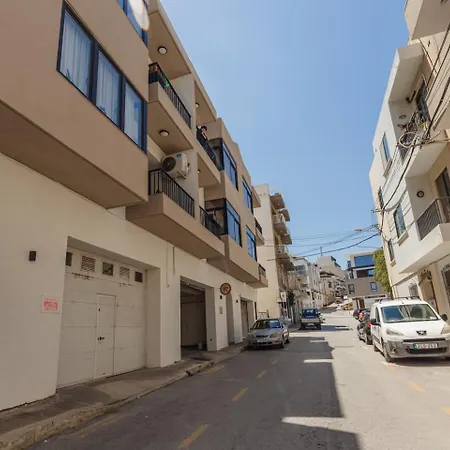 Penthouse Seaviews Hot Tub By Homely