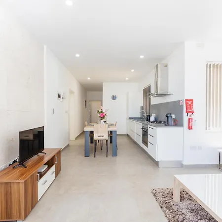 Penthouse Seaviews Hot Tub By Homely * Mellieħa