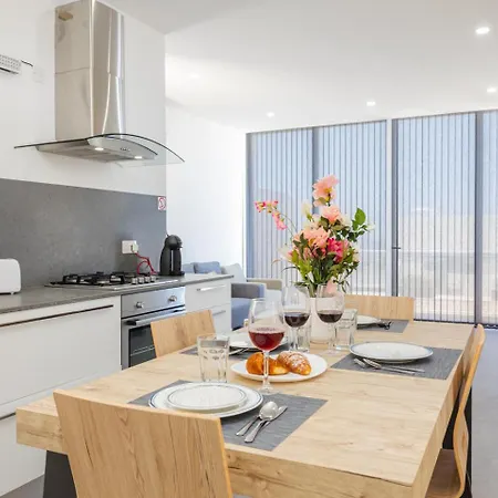 Penthouse Seaviews Hot Tub By Homely Appartement Mellieħa