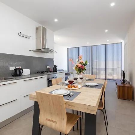 Apartment Penthouse Seaviews Hot Tub By Homely Mellieħa