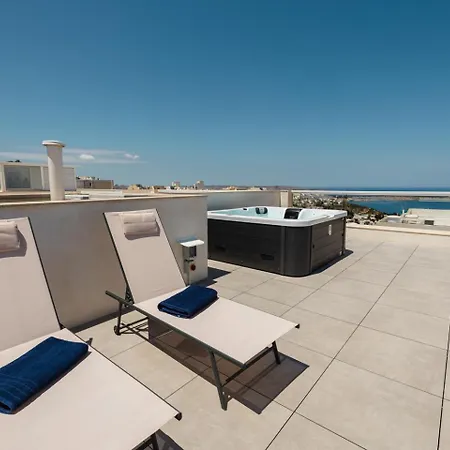 Penthouse Seaviews Hot Tub By Homely Lejlighed Mellieħa
