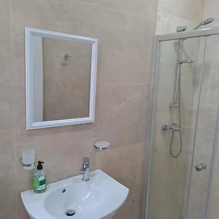 Penthouse Seaviews Hot Tub By Homely