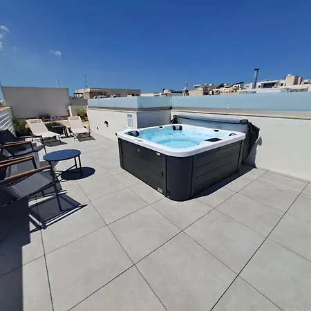 Penthouse Seaviews Hot Tub By Homely Apartament