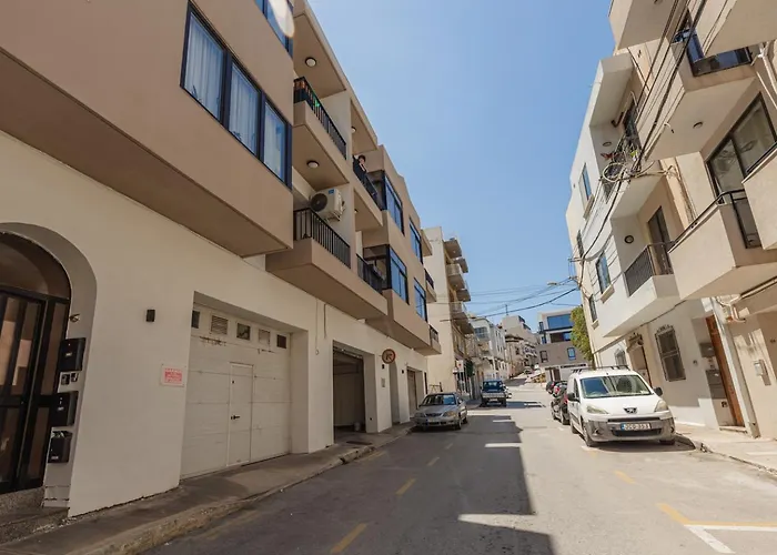 Penthouse Seaviews Hot Tub By Homely