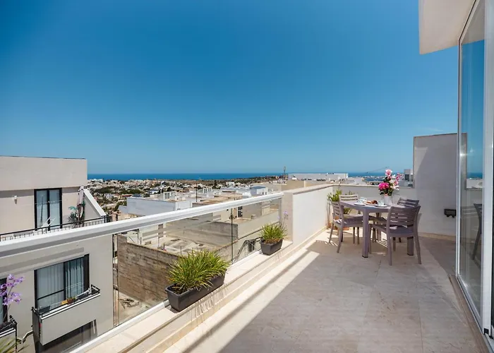 Penthouse Seaviews Hot Tub By Homely شقة