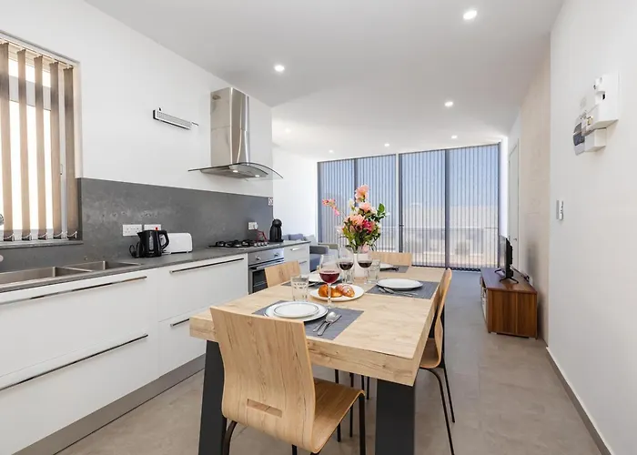 شقة Penthouse Seaviews Hot Tub By Homely المليحة