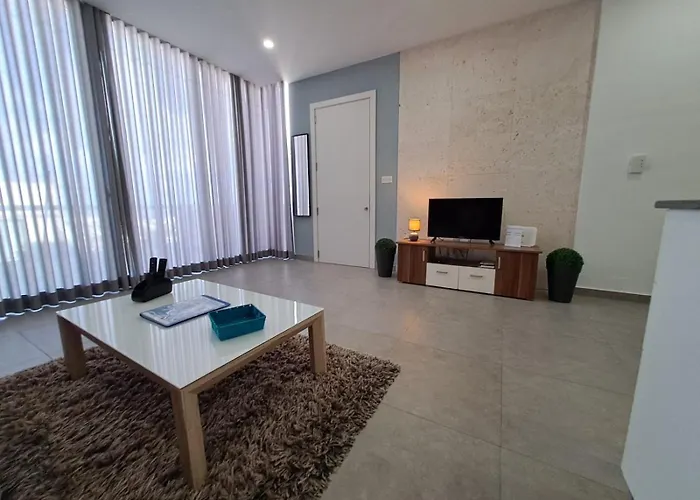 شقة Penthouse Seaviews Hot Tub By Homely