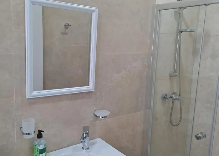 Penthouse Seaviews Hot Tub By Homely