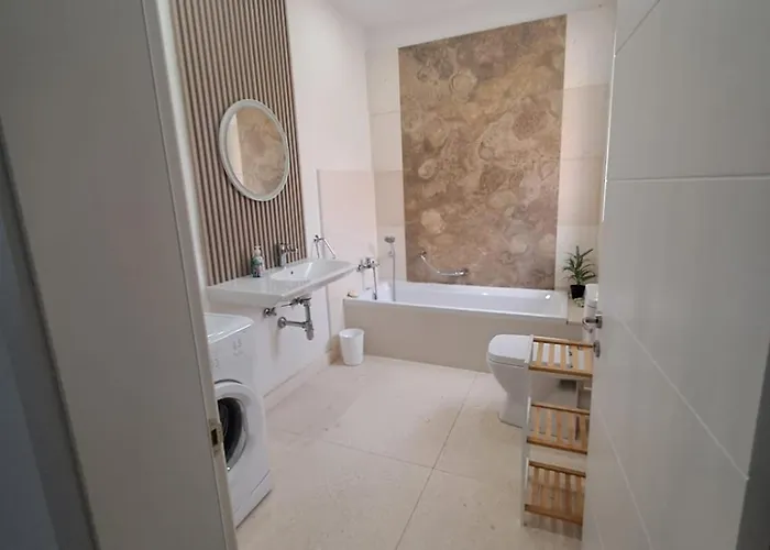 شقة Penthouse Seaviews Hot Tub By Homely